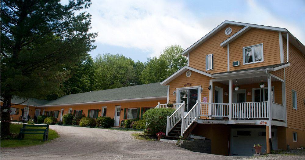 Motel De La Montagne Orford Exterior photo